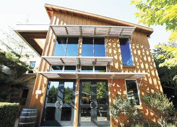 The Carlton Winemakers Studio, a LEED building, has been recognized for its outstanding innovation and design.