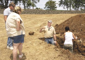 SOWI director and viticulture instructor Chris Lake teaches students about soil and terroir.
Photo by Gary Leif.