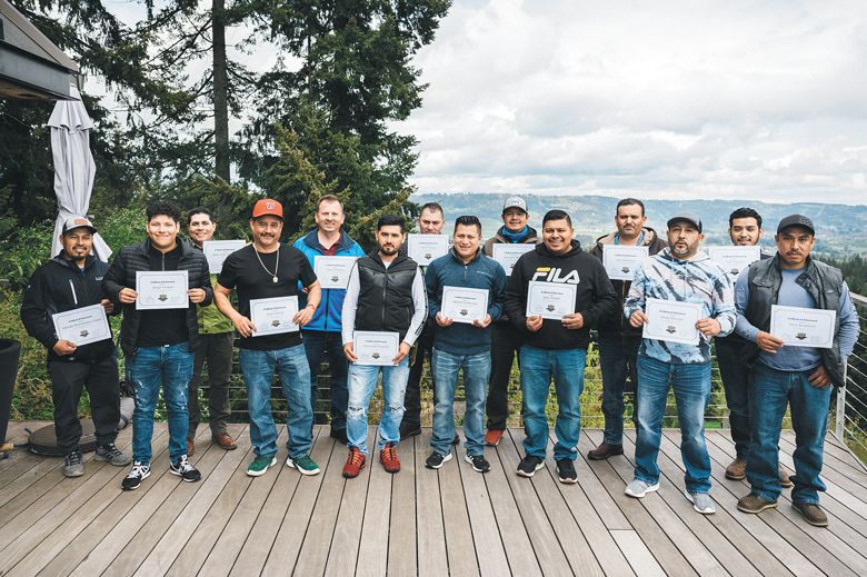 Graduates of the 2022 Asociación Hispana de la Industria del Vino en Oregon y Comunidad program.##Photo by Sean Carr