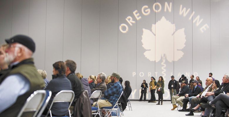 Attendees gather for a seminar at the 2018 Oregon Wine Symposium at the Oregon Convention Center.## Photo by Carolyn Wells Kramer