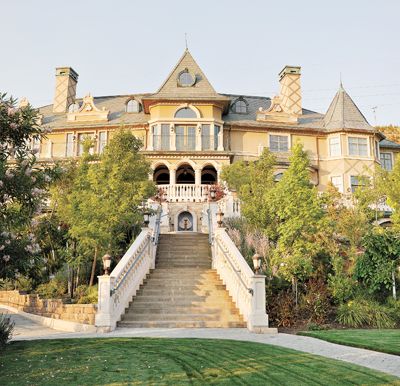 Belle Fiore Estate & Winery’s 19,000-square-foot chateau-style building
is both a private residence and event space for wine tasting and weddings. Photo by Janet Eastman