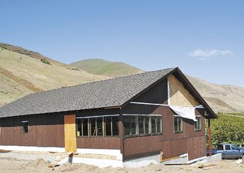 Brad Gearhart started construction on his new facility for Jacob Williams Winery in March. It is located a mile east of Cascade Cliffs Winery in
Wishram, Wash. Photo provided.