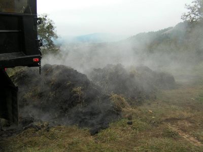 Abacela employs elephant dung as manure for the estate vineyard. It comes from nearby Wildlife Safari. Abacela employs elephant dung as manure for the estate vineyard. It comes from nearby Wildlife Safari.