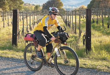 Charles Continues his trek
through the Applegate Valley. Charles Continues his trek
through the Applegate Valley.