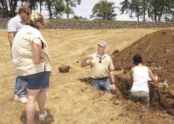 SOWI director and viticulture instructor Chris Lake teaches students about soil and terroir.
Photo by Gary Leif. SOWI director and viticulture instructor Chris Lake teaches students about soil and terroir.
Photo by Gary Leif.