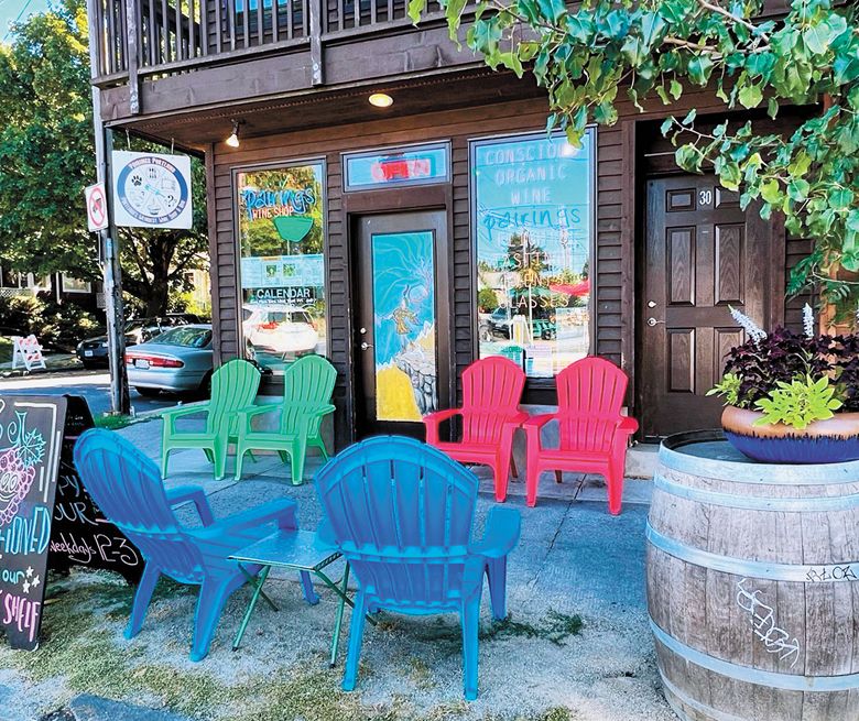 Pairings Portland shoppers can people watch while enjoying glasses of wine outside. ##Photo by Jeffrey Weissler of Pairings Portland Pairings Portland shoppers can people watch while enjoying glasses of wine outside. ##Photo by Jeffrey Weissler of Pairings Portland