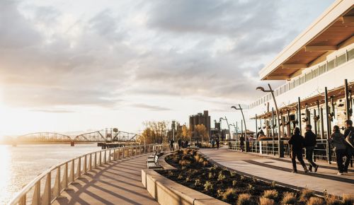 Vancouver’s many waterfront visitors enjoy fine wines and food, along with views of the mighty Columbia River.##Photo provided by MaryhIll Winery