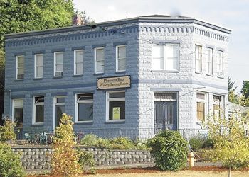 The 1902 Aurora State Bank Building was home to many businesses before becoming Pheasant Run’s tasting room this year. The 1902 Aurora State Bank Building was home to many businesses before becoming Pheasant Run’s tasting room this year.